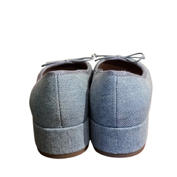 Steve Madden- Denim Ballet Flat Inspired Block Heel Pump. Size: 6 - Picture 8 of 9